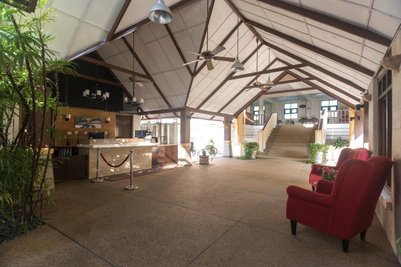 Oyo 1149 Feringghi Hotel Batu Feringgi Dış mekan fotoğraf