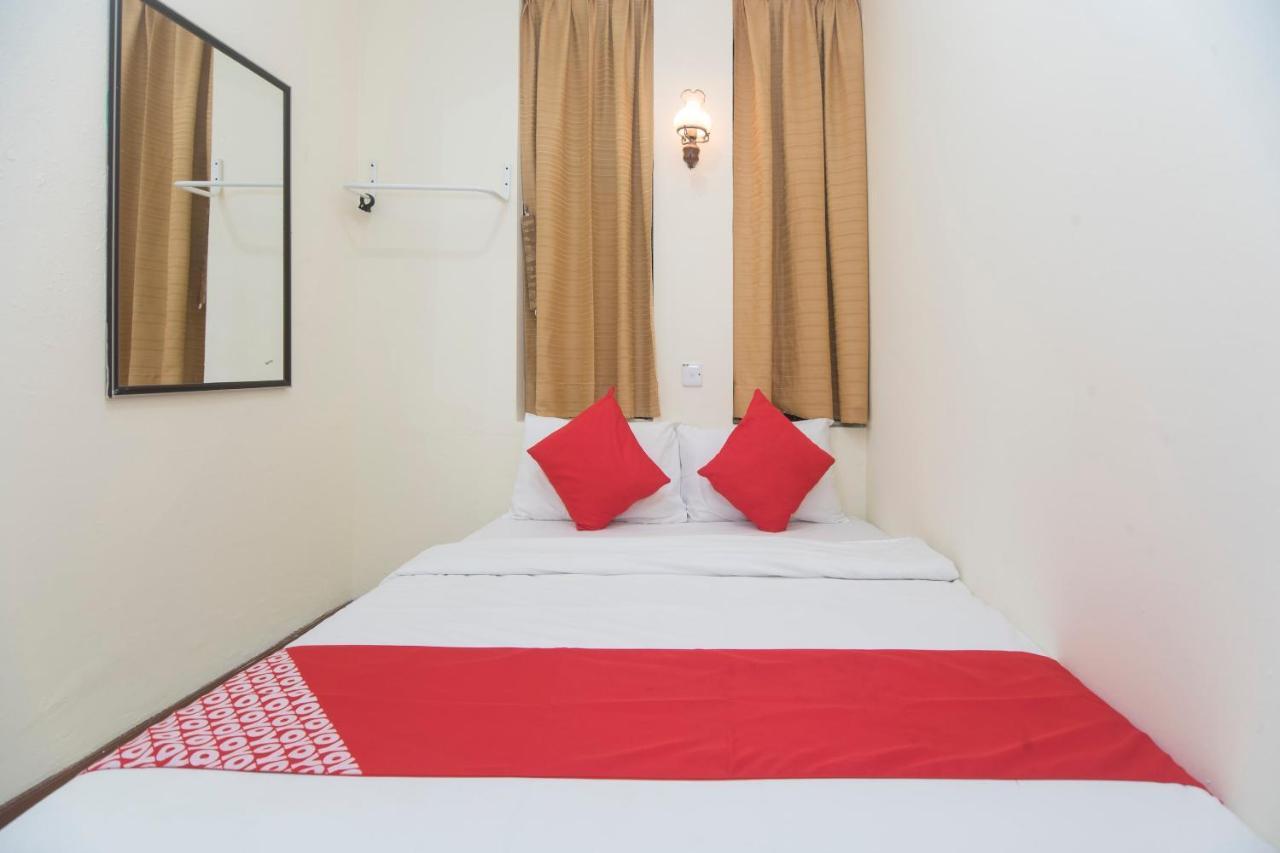 Oyo 1149 Feringghi Hotel Batu Feringgi Dış mekan fotoğraf