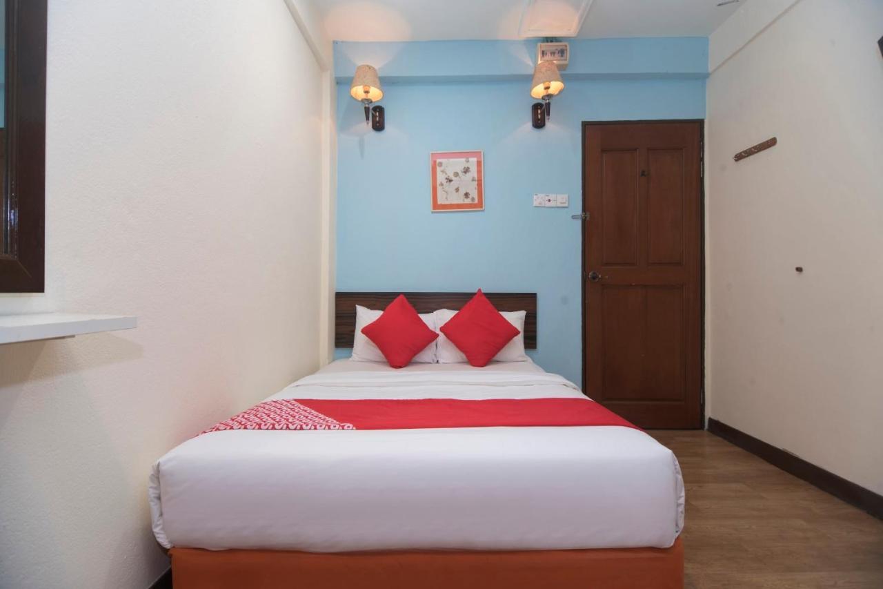 Oyo 1149 Feringghi Hotel Batu Feringgi Dış mekan fotoğraf