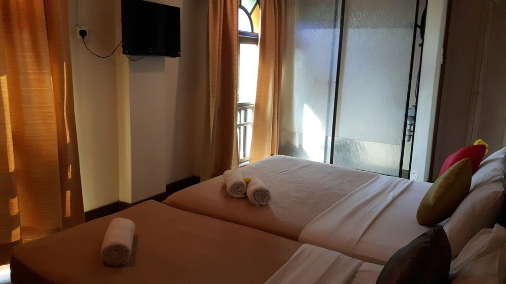Oyo 1149 Feringghi Hotel Batu Feringgi Dış mekan fotoğraf