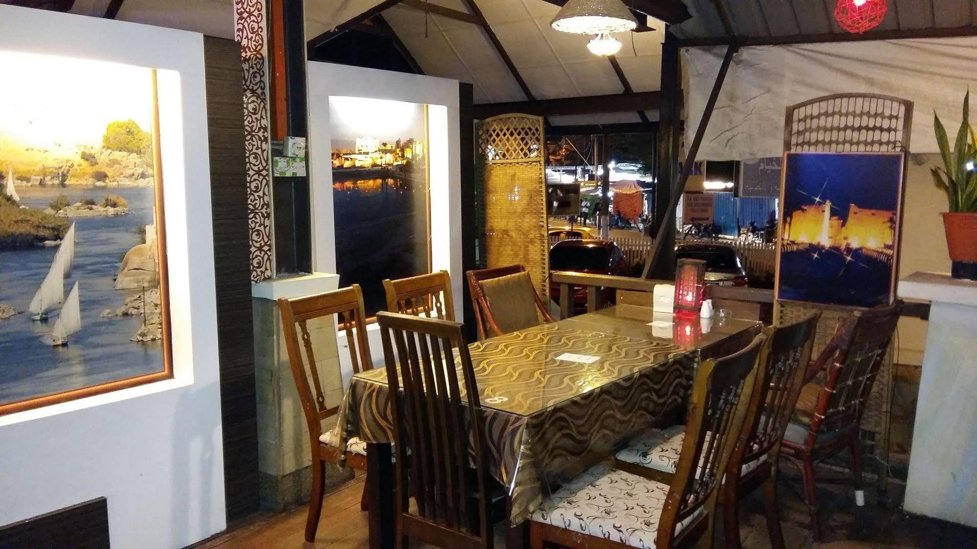Oyo 1149 Feringghi Hotel Batu Feringgi Dış mekan fotoğraf
