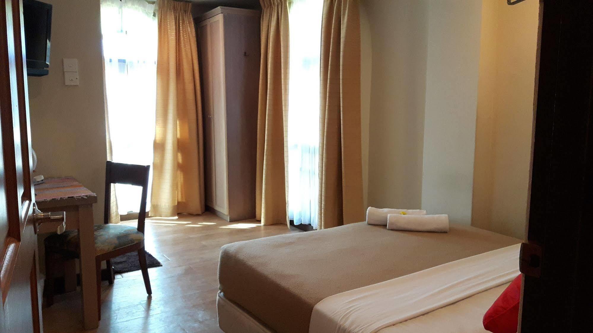 Oyo 1149 Feringghi Hotel Batu Feringgi Dış mekan fotoğraf