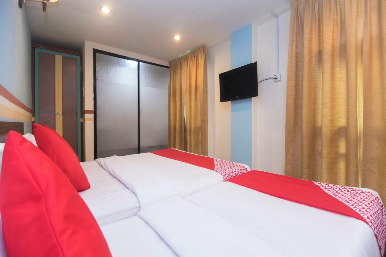 Oyo 1149 Feringghi Hotel Batu Feringgi Dış mekan fotoğraf