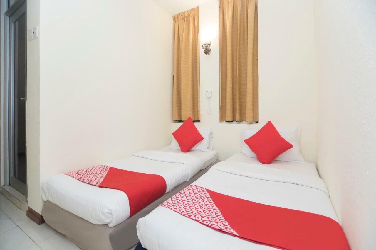 Oyo 1149 Feringghi Hotel Batu Feringgi Dış mekan fotoğraf