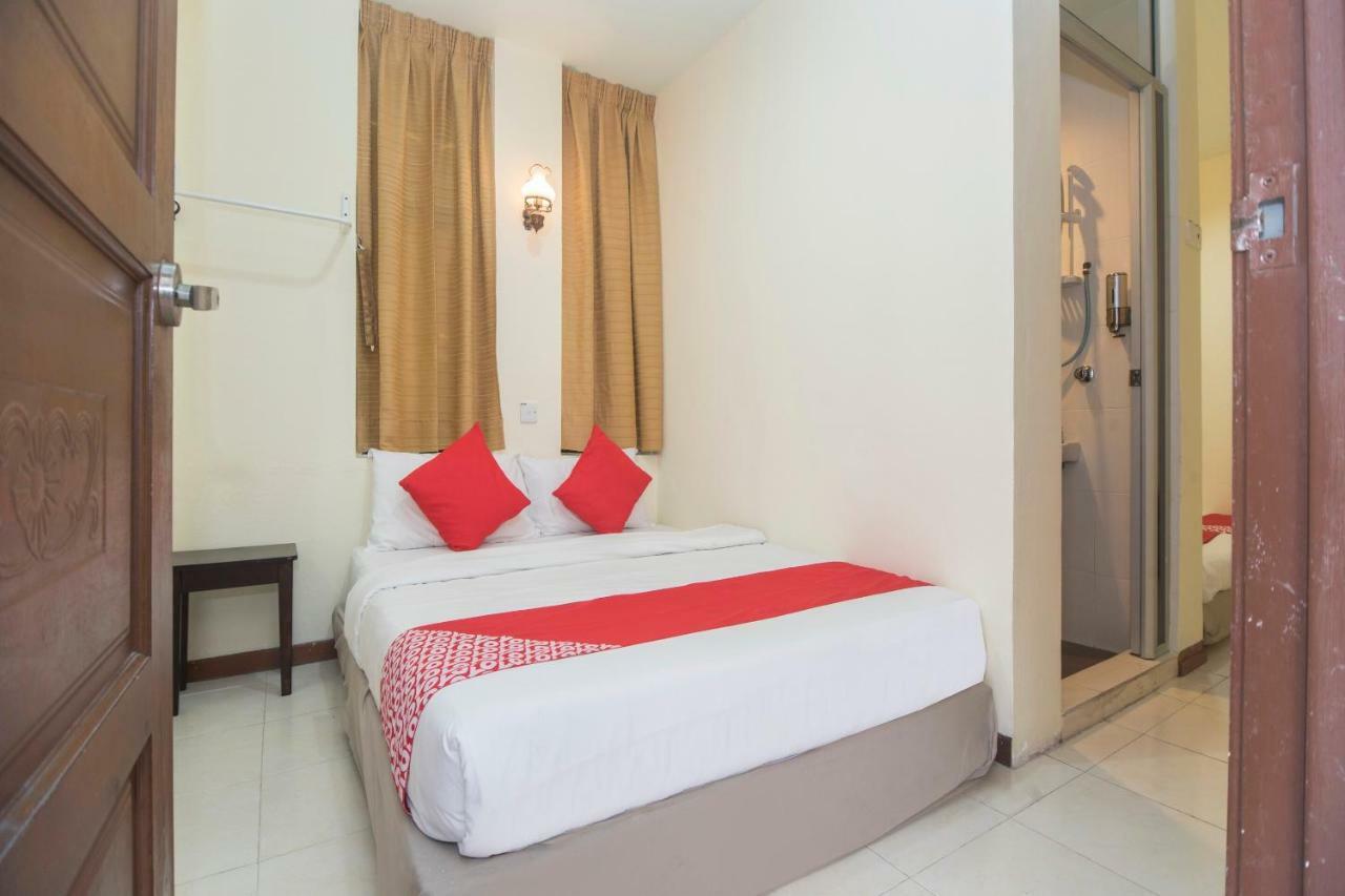 Oyo 1149 Feringghi Hotel Batu Feringgi Dış mekan fotoğraf