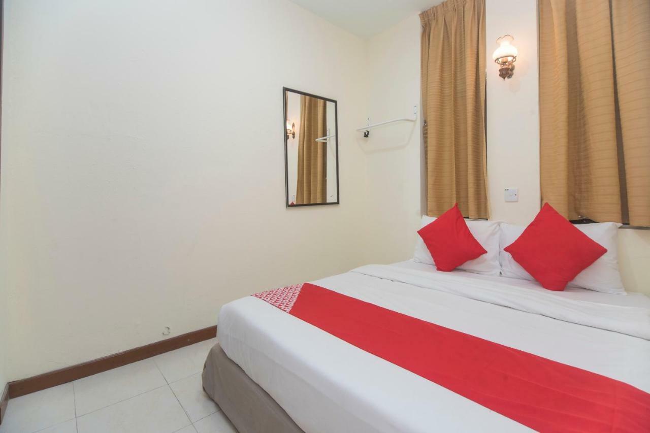 Oyo 1149 Feringghi Hotel Batu Feringgi Dış mekan fotoğraf